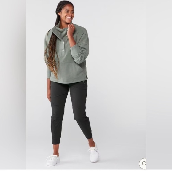 08. Athleta Trekkie North Jogger Mid-Rise Slim Activewear Black Pants - Picture 4 of 15